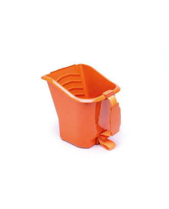 Paint Pail Motive